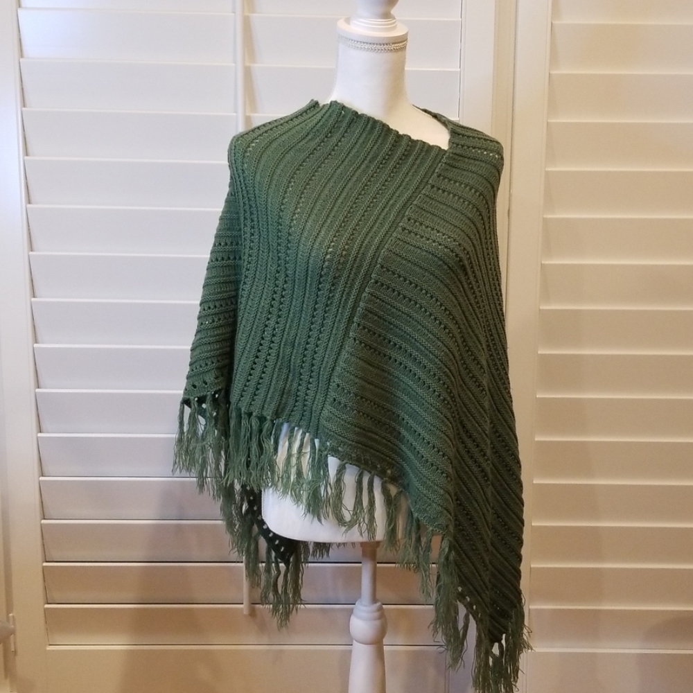 💥New York & Company Poncho Sweather